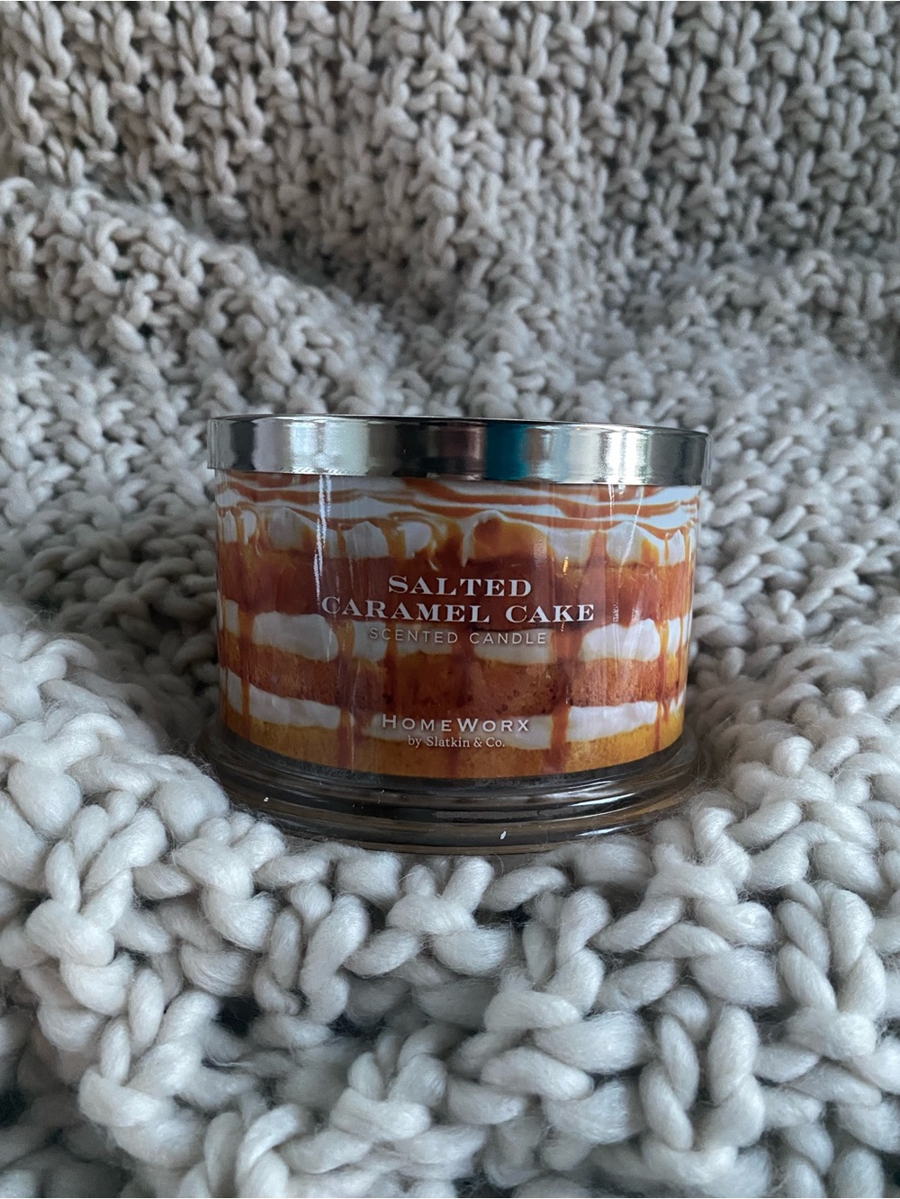 HomeWorx Salted Caramel Cake Scented Candle — Rich Brown